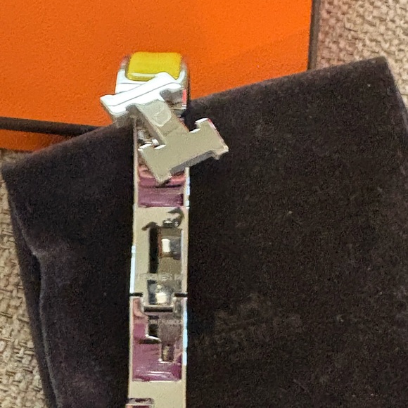 Hermès Yellow Enamel Bracelet - Picture 6 of 8